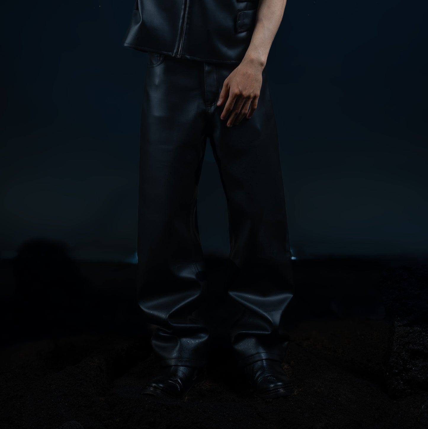 FORGED LEATHER PANTS (UNISEX)