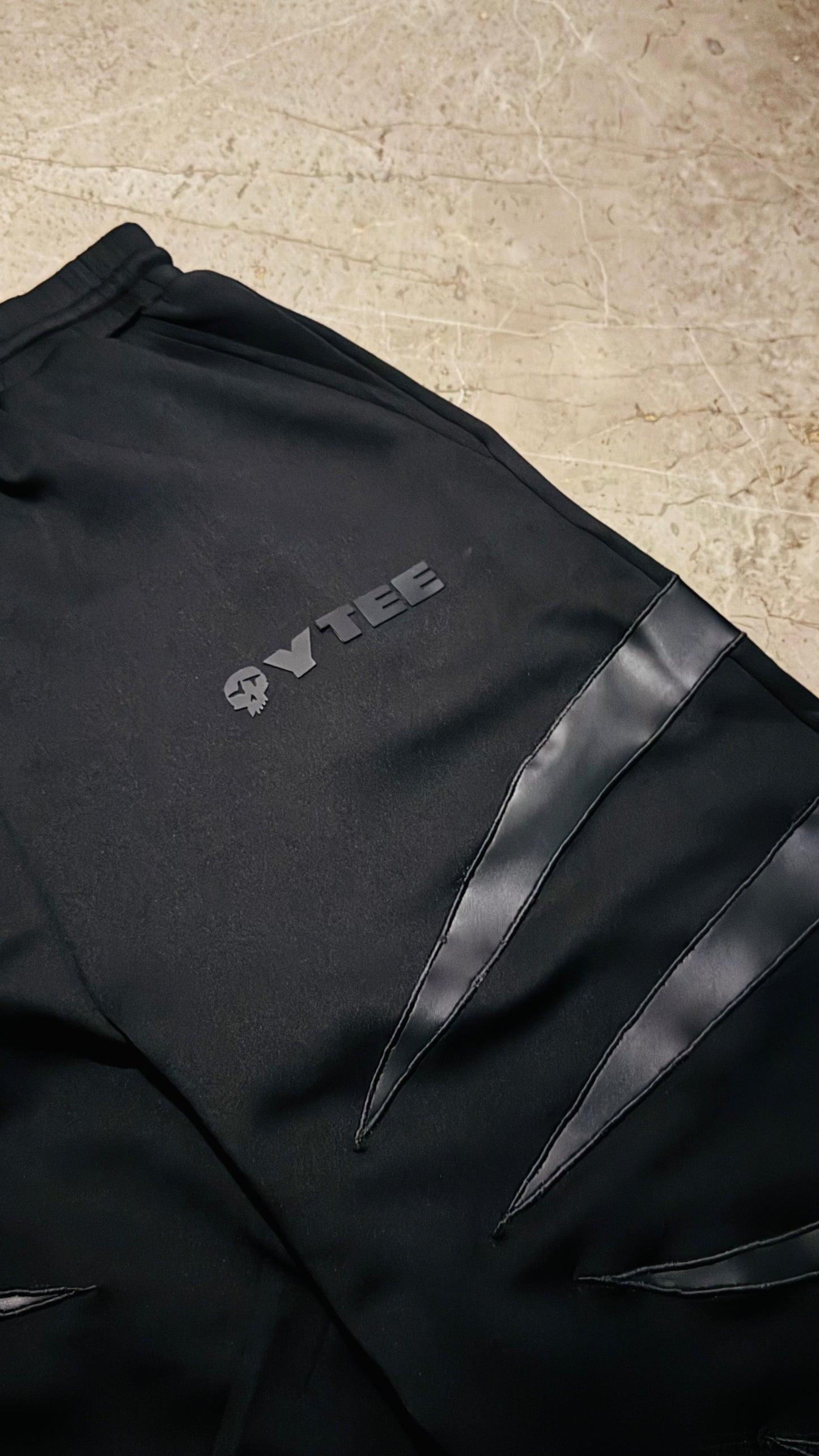 YT-003 LEATHERJOGGER (UNISEX)