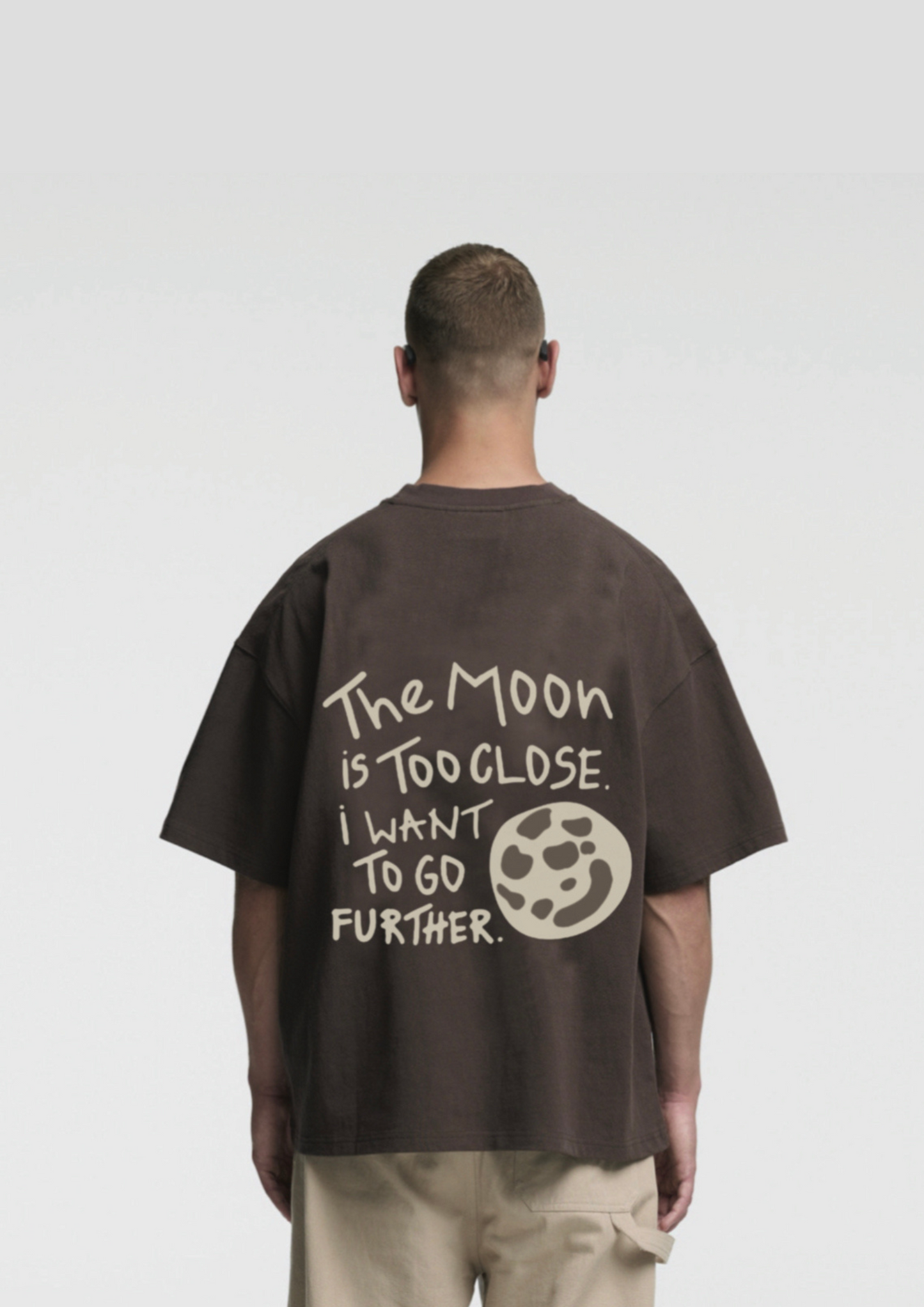 The Moon is too Close - Oversized tshirt